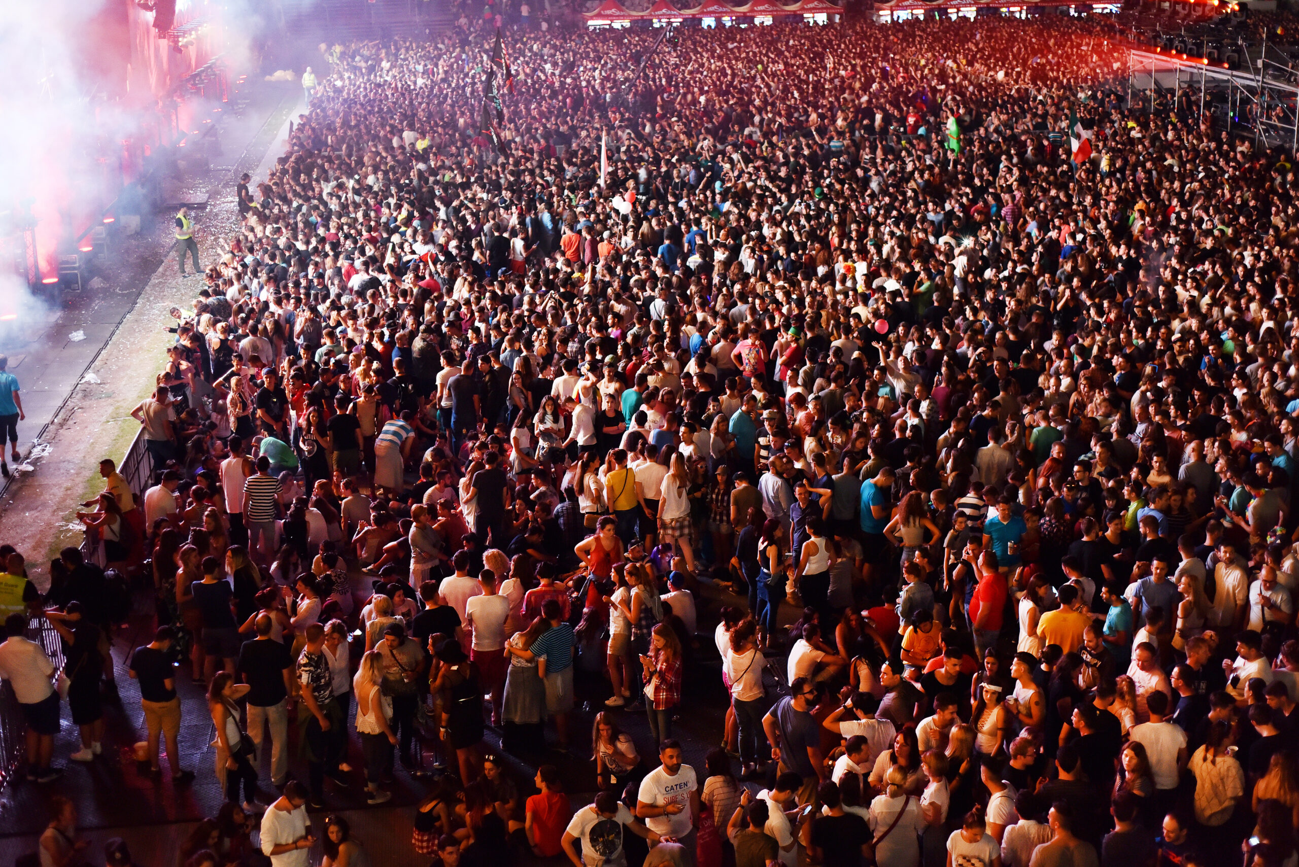 Prise de vue aérienne foule concert - D&Drones vidéo drones